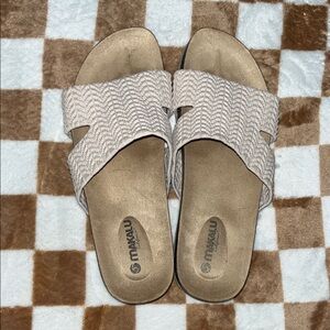 Makalu California Cream and Tan Women's Slide Sandals